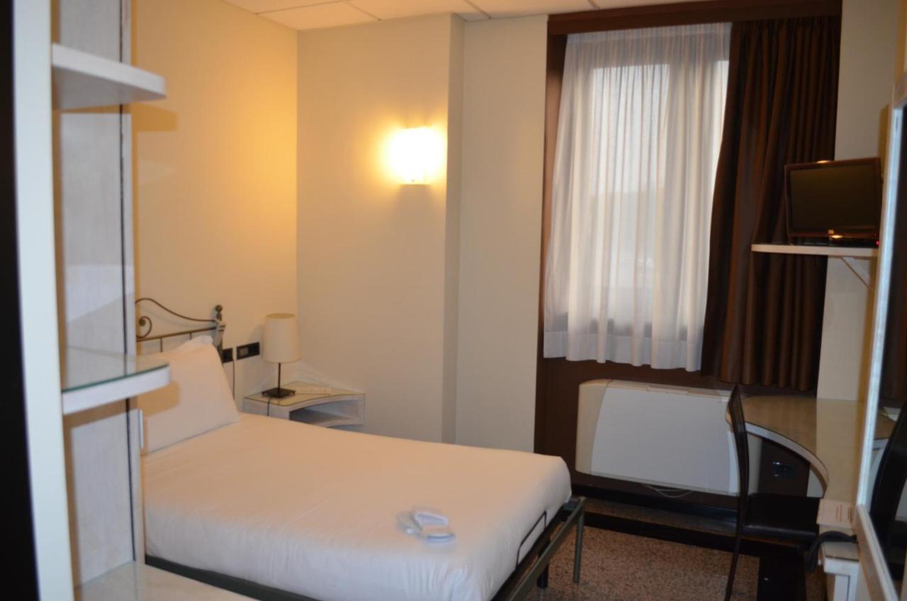 Hotel Diamante Corbetta Esterno foto
