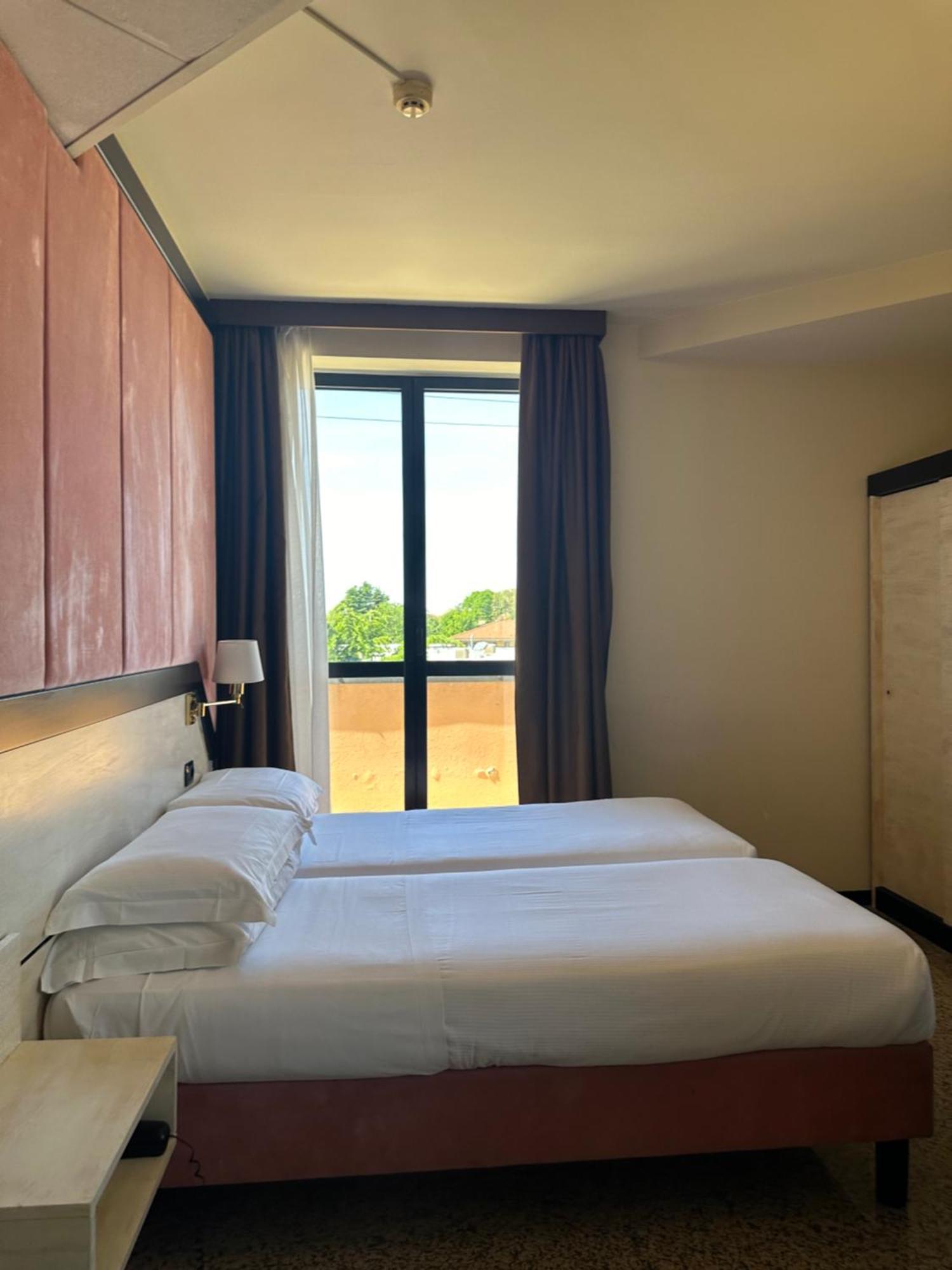 Hotel Diamante Corbetta Esterno foto
