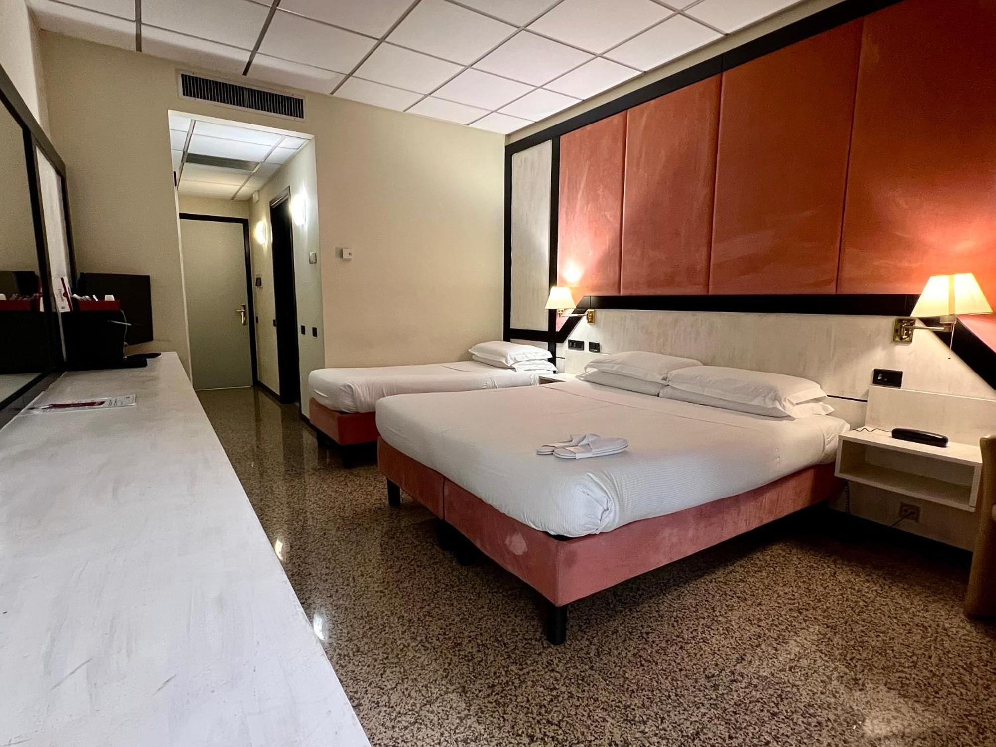 Hotel Diamante Corbetta Esterno foto