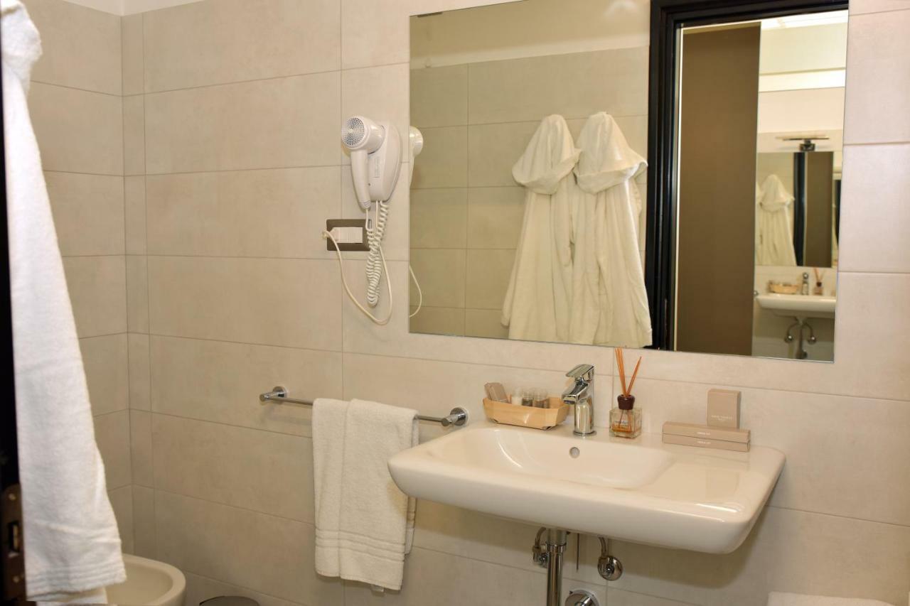 Hotel Diamante Corbetta Esterno foto